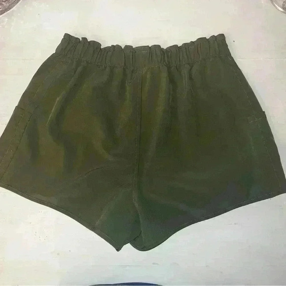 Vanilla Star Olive Green Cargo Women's Shorts Size XS - Picture 2 of 7